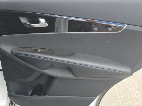 Used 2020 Kia Sorento EX FWD image 22