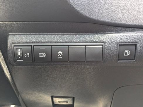 Used 2025 Toyota Corolla SE FWD image 21