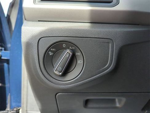 Used 2020 Volkswagen Atlas Cross Sport SE image 41