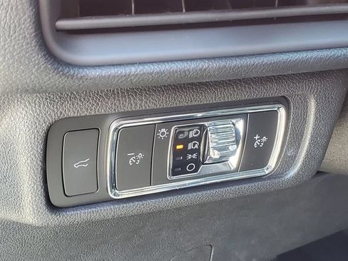 Used 2024 Lincoln Corsair AWD w/ Equipment Group 101A image 11