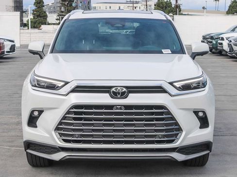 Certified 2025 Toyota Grand Highlander AWD Hybrid image 2