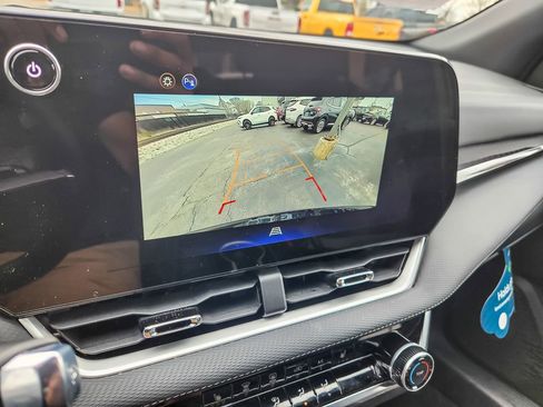 Used 2025 Chevrolet Equinox LT image 13