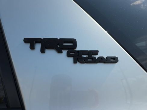 Used 2022 Toyota 4Runner TRD Off-Road AWD/4WD image 13