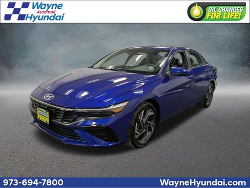 Used 2025 Hyundai Elantra SEL w/ Cargo Package FWD image 1