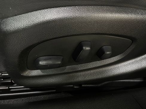 Used 2019 Chevrolet Impala LT image 15