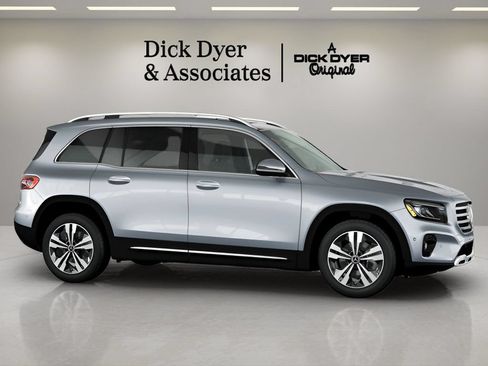 Used 2026 Mercedes-Benz GLB 250 image 3