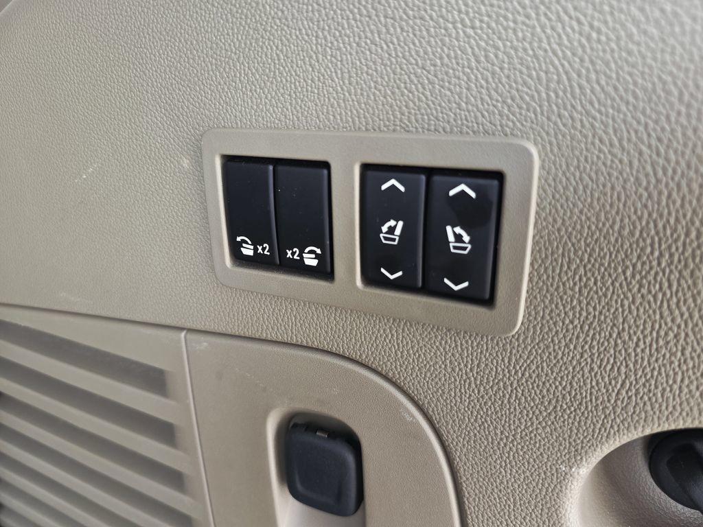 Used 2017 GMC Yukon SLT RWD image 18