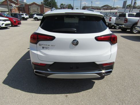 Used 2021 Buick Encore GX Essence AWD/4WD image 4