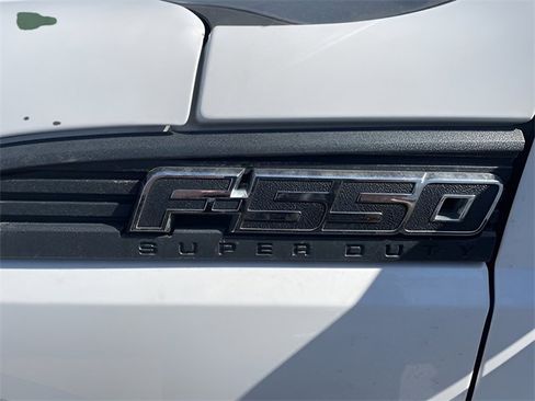 Used 2013 Ford F550 4x4 SuperCab Super Duty w/ Payload Upgrade Pkg image 8