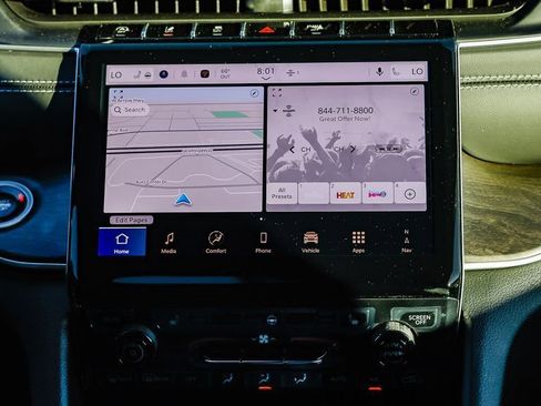 New 2025 Jeep Grand Cherokee Limited w/ Black Appearance Package image 15