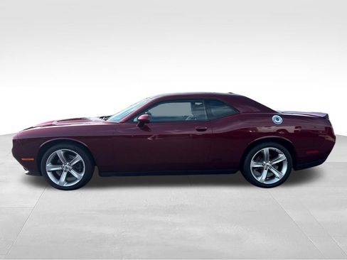 Used 2018 Dodge Challenger SXT w/ Super Sport Group (SS/T) RWD image 4