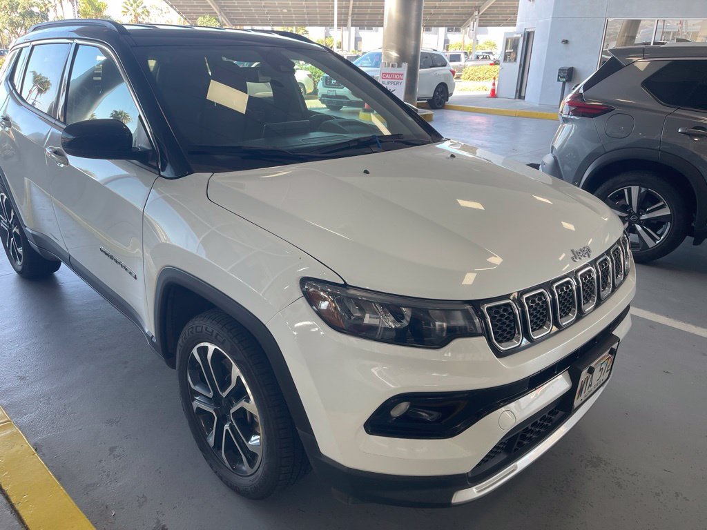 Used 2024 Jeep Compass Limited AWD/4WD image 2