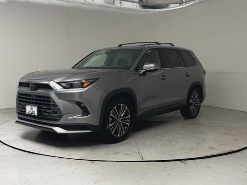 Used 2026 Toyota Grand Highlander AWD Hybrid image 9