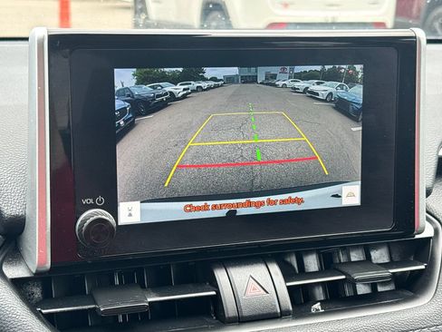 Used 2024 Toyota RAV4 LE AWD/4WD image 23