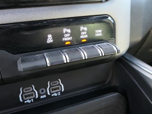 Used 2025 RAM 1500 Big Horn AWD/4WD image 21