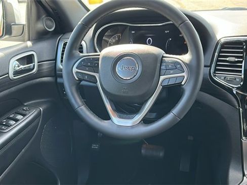 Used 2022 Jeep Grand Cherokee Laredo X image 26