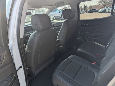 Used 2023 GMC Acadia SLT w/ Technology Package AWD/4WD image 24