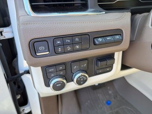 Used 2023 GMC Yukon XL Denali w/ Max Trailering Package image 9