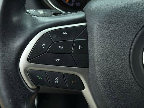 Used 2021 Jeep Grand Cherokee Laredo X RWD image 29
