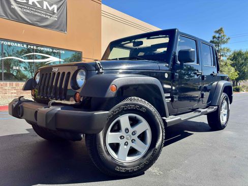 Used 2013 Jeep Wrangler Unlimited Sport AWD/4WD image 6