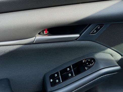 Used 2024 MAZDA MAZDA3 s image 21