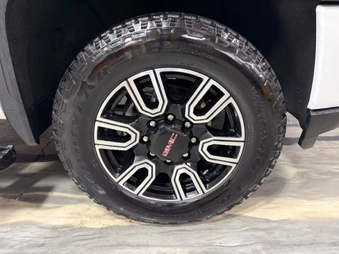 Used 2021 GMC Sierra 2500 AT4 w/ AT4 Premium Plus Package image 26