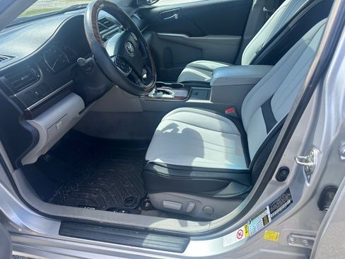 Used 2013 Toyota Camry XLE w/ Preferred Accessory Pkg FWD image 13