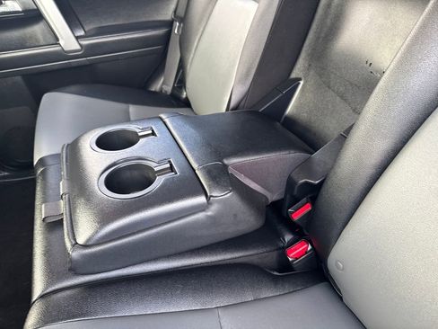 Used 2022 Toyota 4Runner SR5 Premium image 38