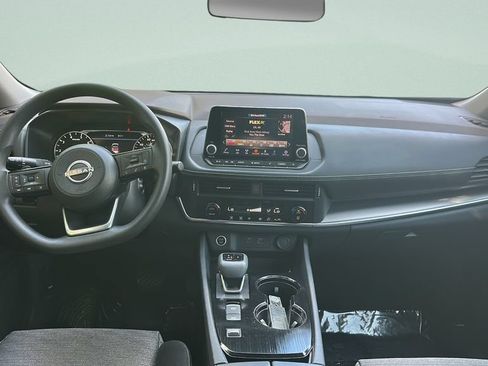 Used 2023 Nissan Rogue SV FWD image 13