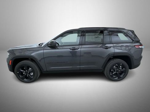 New 2025 Jeep Grand Cherokee Limited w/ Black Appearance Package AWD/4WD image 8