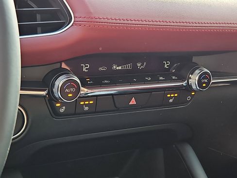 New 2026 MAZDA MAZDA3 Hatchback w/Premium Plus Pkg image 14