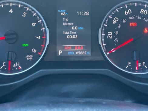 Used 2021 Toyota RAV4 XLE w/ Carpet Mat Package (TMS) AWD/4WD image 32