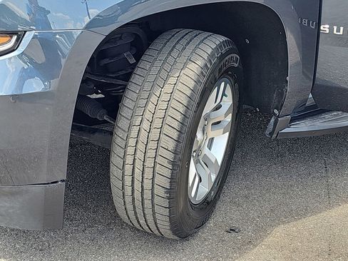 Used 2019 Chevrolet Suburban LS RWD image 33