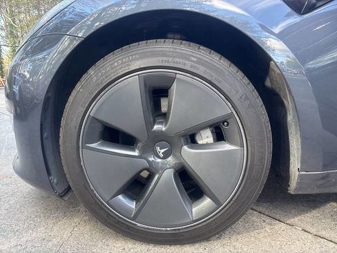 Used 2021 Tesla Model 3 Standard Range Plus image 19