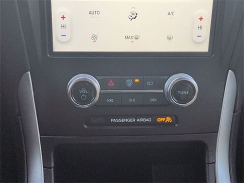 Used 2024 Ford Edge SE image 21