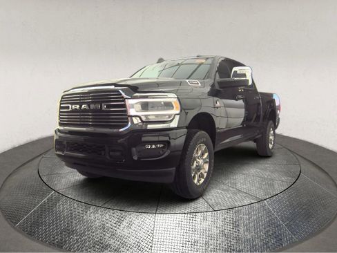 Used 2024 RAM 2500 Laramie w/ Safety Group AWD/4WD image 3