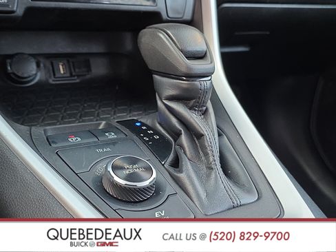 Used 2021 Toyota RAV4 LE AWD/4WD image 20