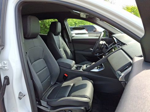 Used 2024 Jaguar E-PACE R-Dynamic SE AWD/4WD image 3