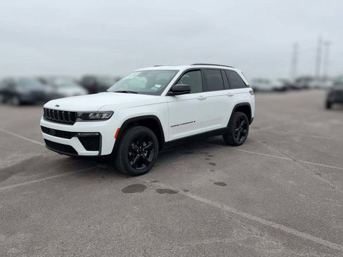 New 2026 Jeep Grand Cherokee Limited w/ Limited Altitude Package image 4