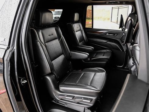 Used 2021 Cadillac Escalade ESV Premium Luxury image 37