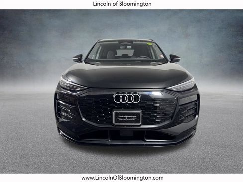 Used 2025 Audi Q6 e-tron Premium Plus w/ Premium Plus AWD/4WD image 11