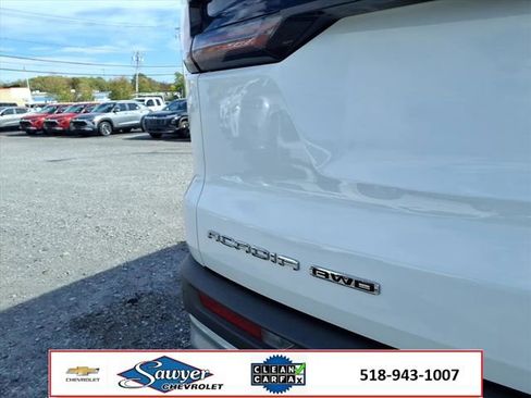 Used 2024 GMC Acadia Elevation image 11