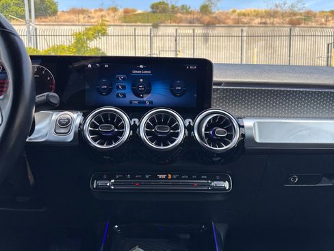 Used 2024 Mercedes-Benz GLB 250 image 17
