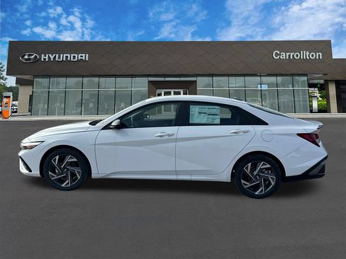 Certified 2025 Hyundai Elantra Sport FWD image 8
