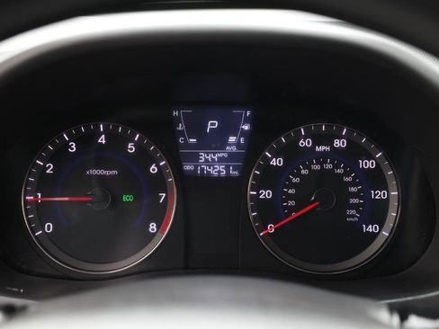 Used 2013 Hyundai Accent GLS image 25