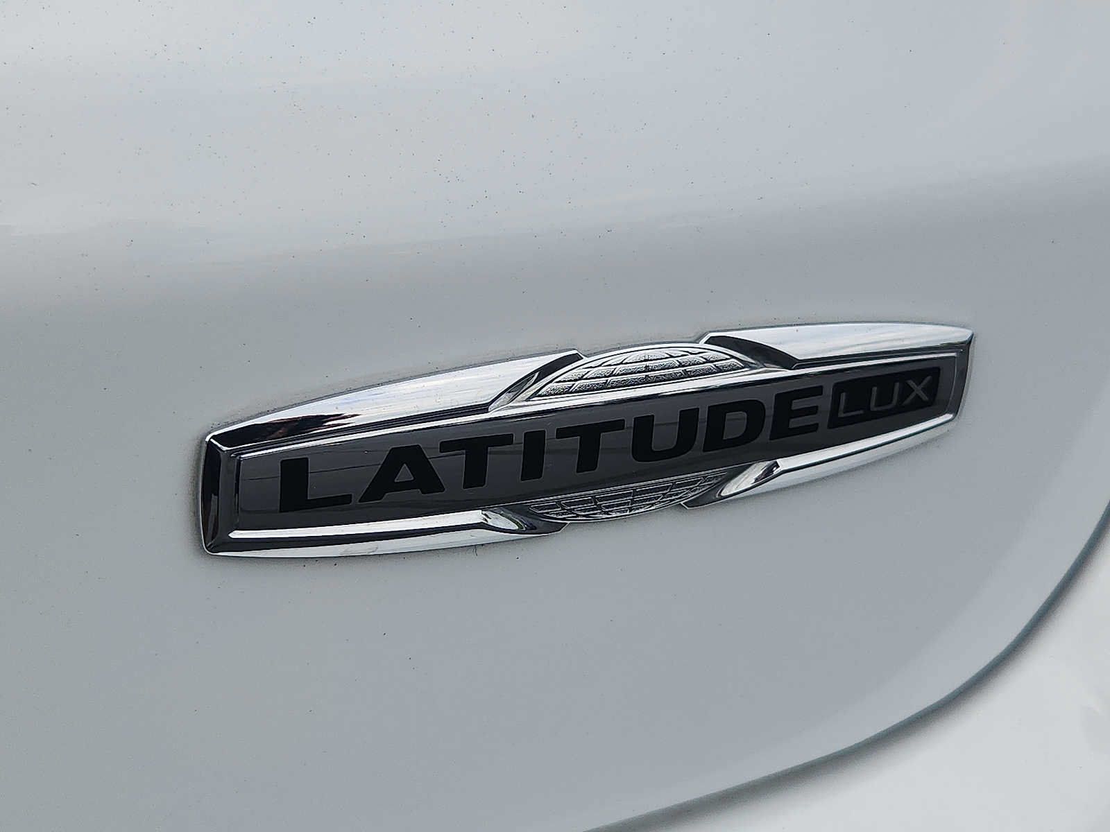 Used 2022 Jeep Compass Latitude w/ Sun and Sound Group AWD/4WD image 29