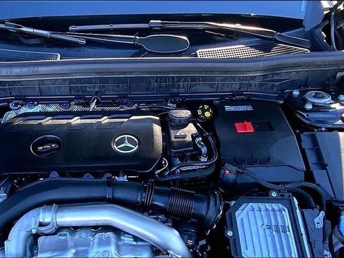 Used 2025 Mercedes-Benz GLB 250 4MATIC image 26