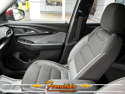 Used 2022 Chevrolet TrailBlazer LT AWD/4WD image 17