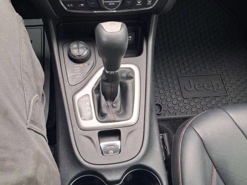 Used 2014 Jeep Cherokee Trailhawk w/ Comfort/Convenience Group image 13