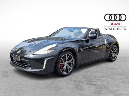 Used 2016 Nissan 370Z Touring Sport RWD image 3
